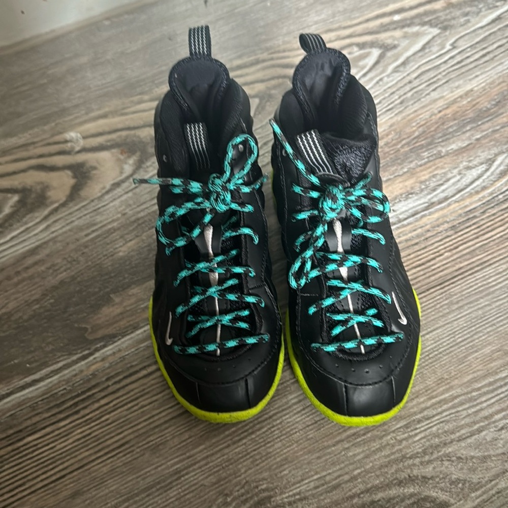 Nike little posite one